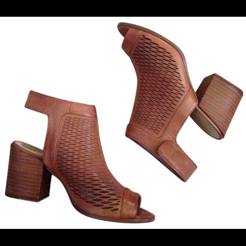 Vince Camuto “Lavette” Sandal - Size 8
